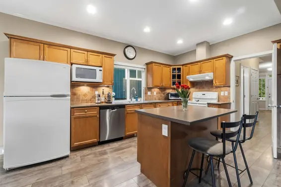 4268 Hoskins Road, North Vancouver For Sale - image 10
