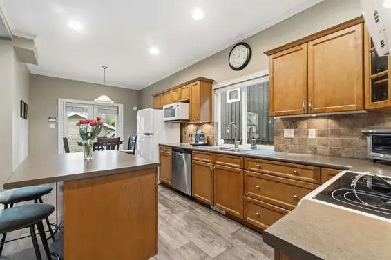 4268 Hoskins Road, North Vancouver For Sale - image 11