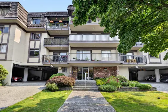307 252 West 2nd Street, North Vancouver For Sale - image 4