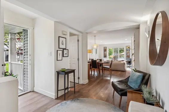 1589 Bowser Avenue, North Vancouver