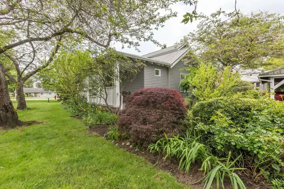 1589 Bowser Avenue, North Vancouver For Sale - image 3