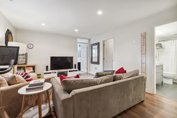 1589 Bowser Avenue, North Vancouver For Sale - image 31