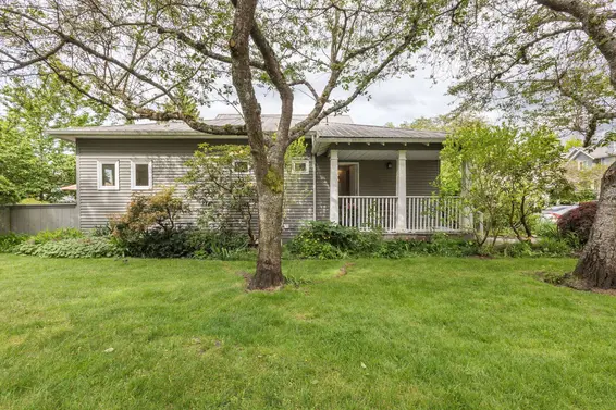 1589 Bowser Avenue, North Vancouver For Sale - image 4