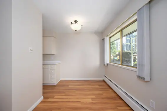 302 1345 Chesterfield Avenue, North Vancouver For Sale - image 10