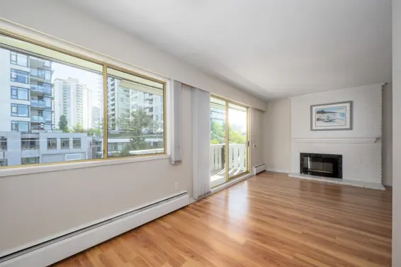 302 1345 Chesterfield Avenue, North Vancouver For Sale - image 11