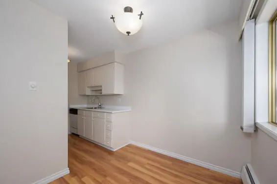 302 1345 Chesterfield Avenue, North Vancouver For Sale - image 12