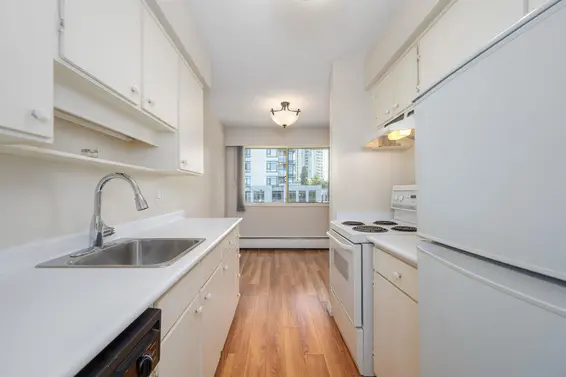 302 1345 Chesterfield Avenue, North Vancouver For Sale - image 14