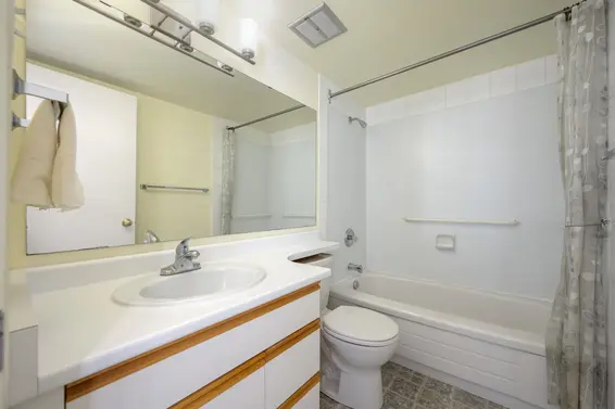302 1345 Chesterfield Avenue, North Vancouver For Sale - image 21