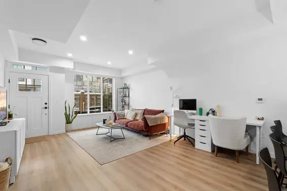 5 237 Ridgeway Avenue, North Vancouver For Sale - image 3