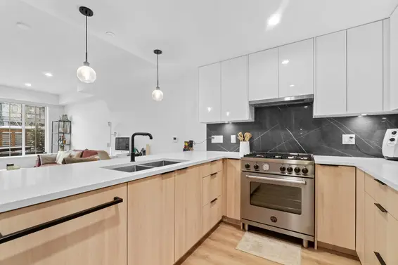 5 237 Ridgeway Avenue, North Vancouver For Sale - image 4
