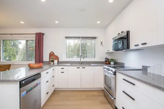 1671 Mountain Highway, North Vancouver For Sale - image 5