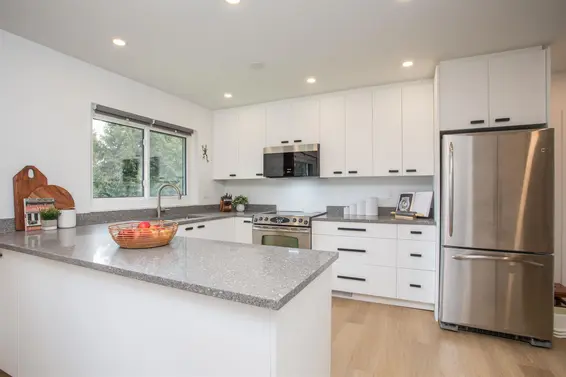 1671 Mountain Highway, North Vancouver For Sale - image 6