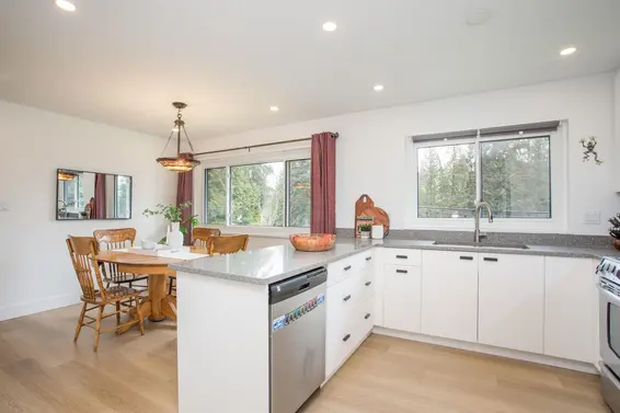 1671 Mountain Highway, North Vancouver For Sale - image 7