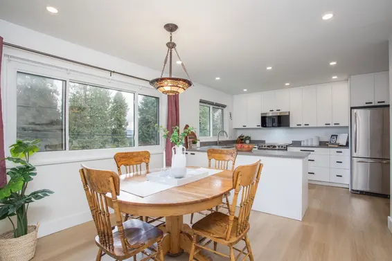 1671 Mountain Highway, North Vancouver For Sale - image 9