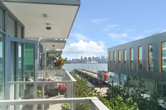 410 175 Victory Ship Way, North Vancouver