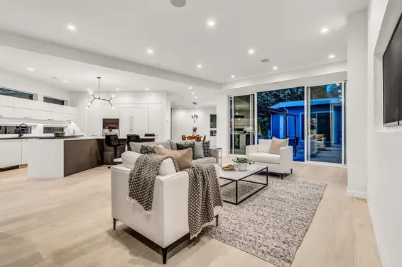 4500 Canterbury Crescent, North Vancouver For Sale - image 2