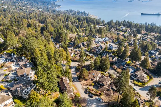 4815 Headland Close, West Vancouver For Sale - image 5