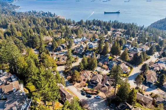 4815 Headland Close, West Vancouver For Sale - image 6