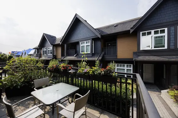 2 263 East 5th Street, North Vancouver For Sale - image 3