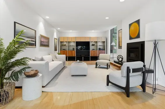 1260 Seymour Boulevard, North Vancouver For Sale - image 8