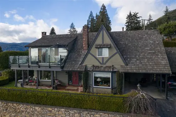 422 Delmar Court, North Vancouver