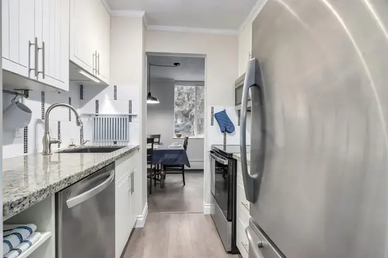 303 2004 Fullerton Avenue, North Vancouver For Sale - image 2