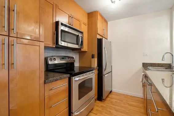 801 2004 Fullerton Avenue, North Vancouver For Sale - image 3
