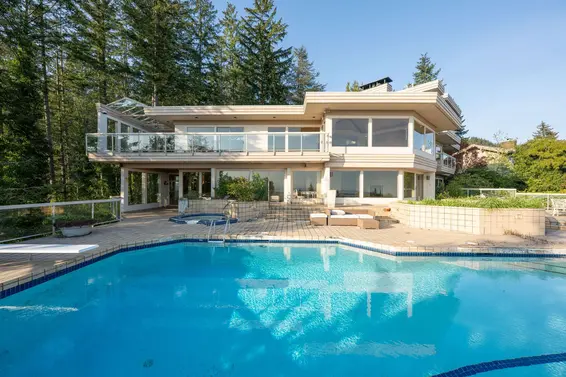 4060 Almondel Road, West Vancouver