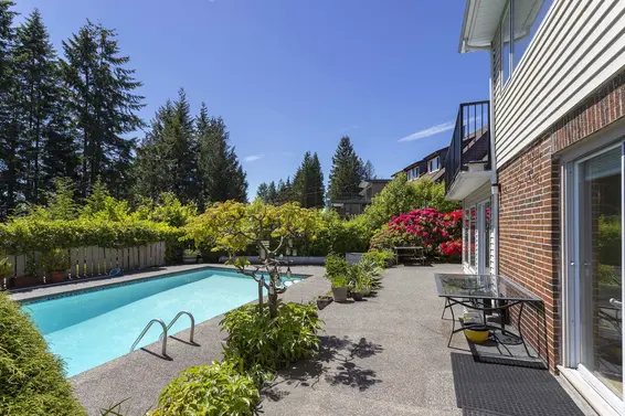 588 St. Andrews Place, West Vancouver For Sale - image 2