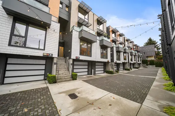 28 720 East 3rd Street, North Vancouver For Sale - image 27