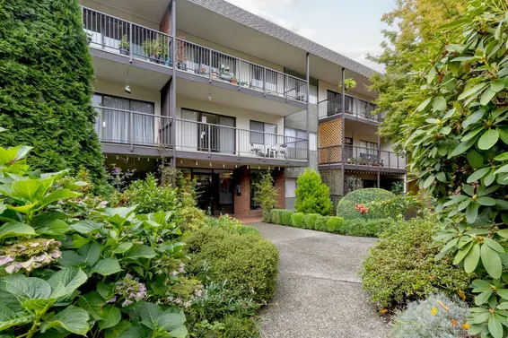 211 155 East 5th Street, North Vancouver