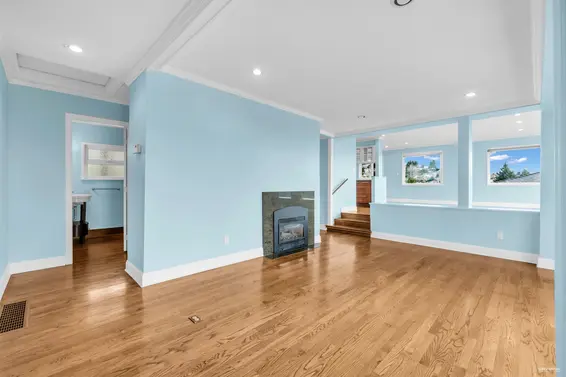 2558 Mathers Avenue, West Vancouver For Sale - image 12
