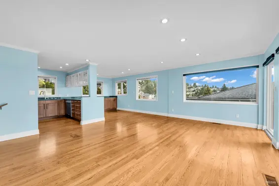 2558 Mathers Avenue, West Vancouver For Sale - image 16