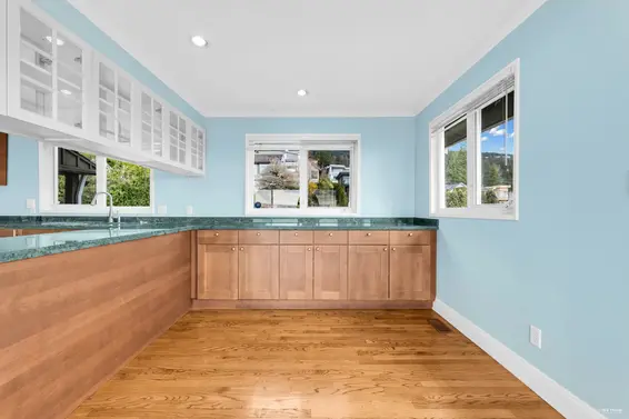 2558 Mathers Avenue, West Vancouver For Sale - image 20