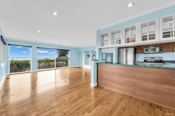 2558 Mathers Avenue, West Vancouver For Sale - image 22