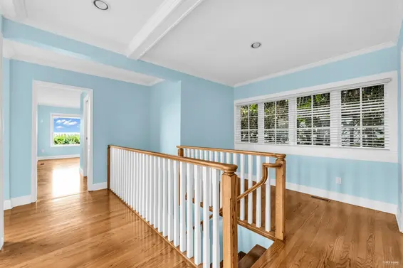 2558 Mathers Avenue, West Vancouver For Sale - image 28