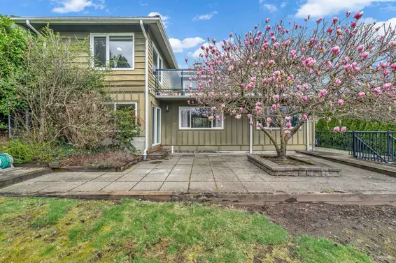 2558 Mathers Avenue, West Vancouver For Sale - image 35