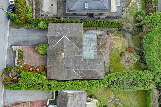 2558 Mathers Avenue, West Vancouver For Sale - image 38