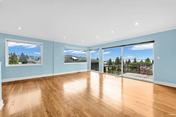 2558 Mathers Avenue, West Vancouver For Sale - image 5
