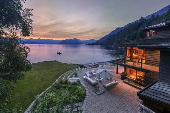 270 Lions Bay Avenue, West Vancouver