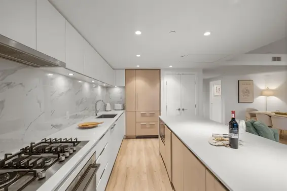 611 1500 Fern Street, North Vancouver For Sale - image 4