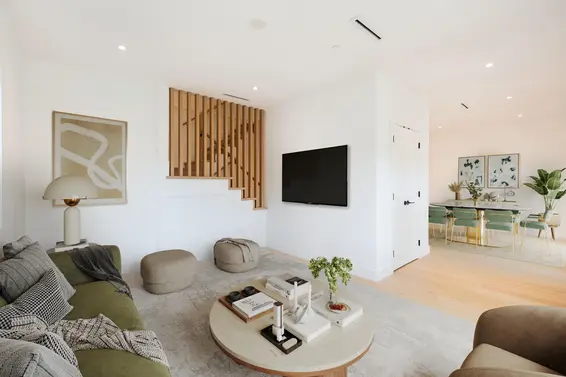 269 West 6th Street, North Vancouver For Sale - image 2