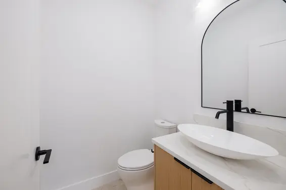 269 West 6th Street, North Vancouver For Sale - image 4