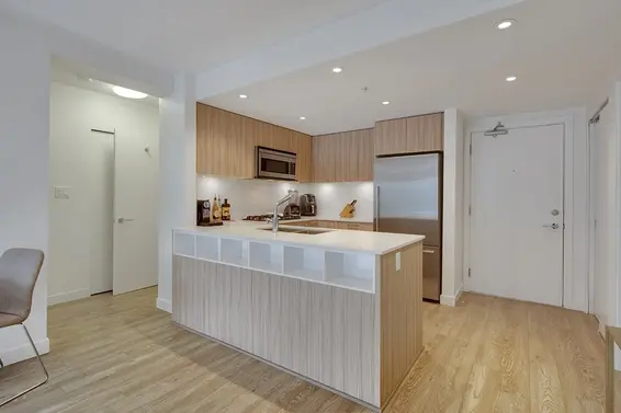 206 1061 Marine Drive, North Vancouver For Sale - image 10