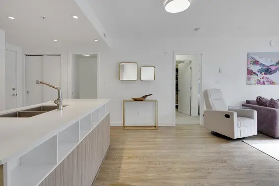 206 1061 Marine Drive, North Vancouver For Sale - image 7