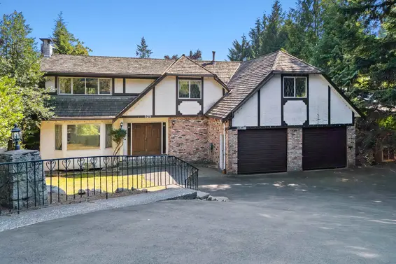 525 East Braemar Road, North Vancouver