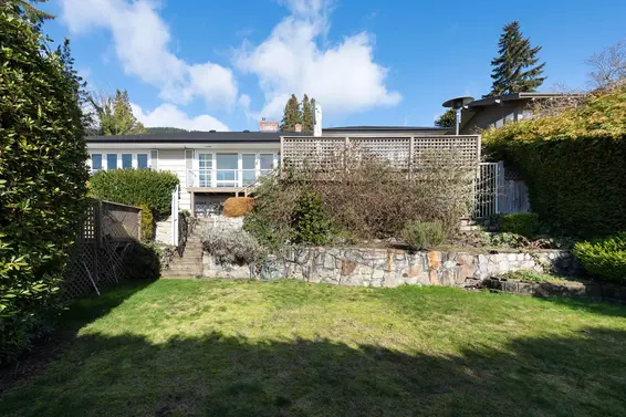 3332 Mathers Avenue, West Vancouver For Sale - image 19