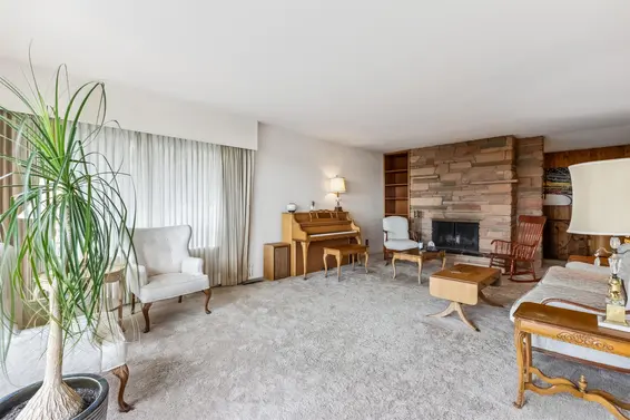 2575 Queens Avenue, West Vancouver For Sale - image 12