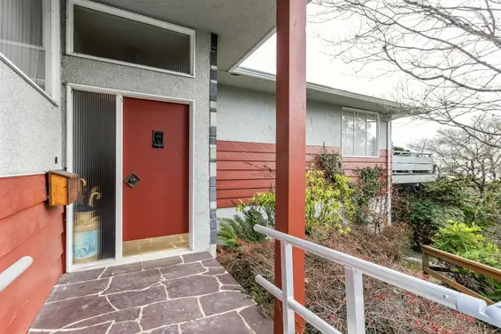 2575 Queens Avenue, West Vancouver For Sale - image 33