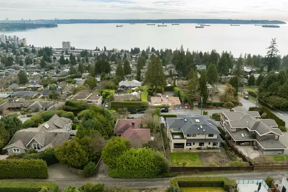 2575 Queens Avenue, West Vancouver For Sale - image 35